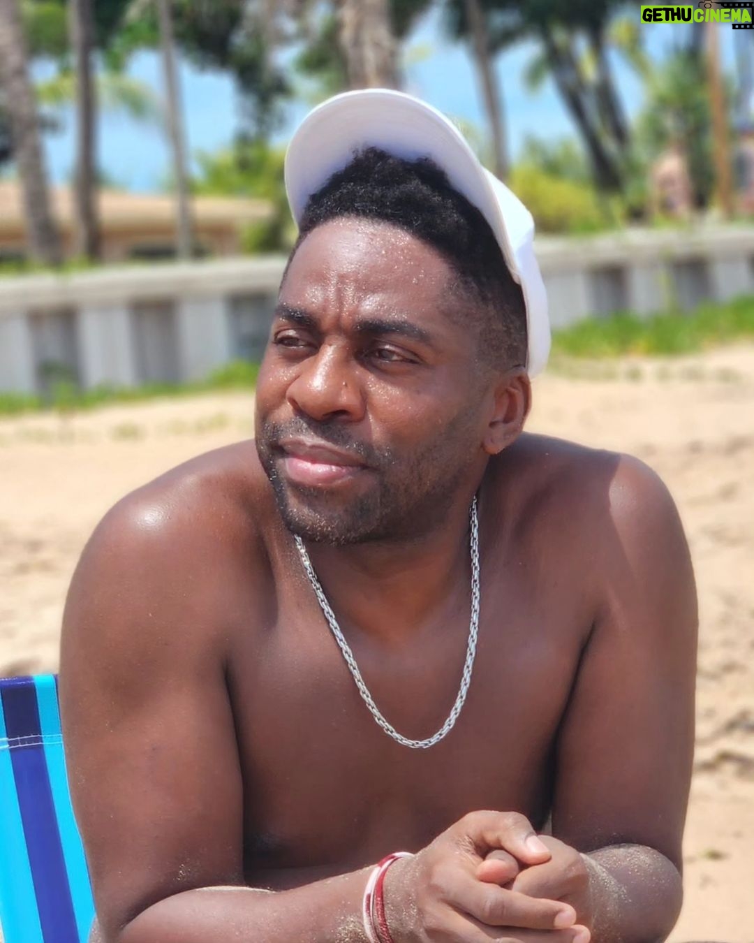 Lázaro Ramos Instagram - Biscoitando no verão, parte 1. Vem 2024.