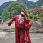 Lázaro Ramos Instagram - Escolha seu papai noel e curta o dia. 😜 Tem 4 opções. Feliz Natal! 🎄🎉