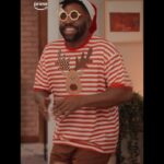 Lázaro Ramos Instagram - Esse primeiro vídeo foi cortado do filme, mas ele reflete muito o que pode ser o natal de alguém. Aos tropeços numa poça de cimento rsrsrsrs E você, qual o seu mood de natal? 1 -Aos tropeços; 2 - Tentando animar as crianças; 3 - Lutando para manter as tradições; Ou 4 - ansioso pela ceia? Só toma cuidado pro seu papai noel não ser o primeiro a te atrapalhar rsrsrsrs 😜 Aproveite e confira o filme completo, #OPrimeiroNataldoMundo, no @PrimeVideobr com: @ingridguimaraes, @fabianakarlareal, @igorjansen, @yasminlonduik, @theomatosoficial, @valengasparoficial, @wilson_rabelo_ , @cezarmaracuja e @rafaelinfante. ❤️