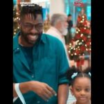 Lázaro Ramos Instagram - Esse primeiro vídeo foi cortado do filme, mas ele reflete muito o que pode ser o natal de alguém. Aos tropeços numa poça de cimento rsrsrsrs E você, qual o seu mood de natal? 1 -Aos tropeços; 2 - Tentando animar as crianças; 3 - Lutando para manter as tradições; Ou 4 - ansioso pela ceia? Só toma cuidado pro seu papai noel não ser o primeiro a te atrapalhar rsrsrsrs 😜 Aproveite e confira o filme completo, #OPrimeiroNataldoMundo, no @PrimeVideobr com: @ingridguimaraes, @fabianakarlareal, @igorjansen, @yasminlonduik, @theomatosoficial, @valengasparoficial, @wilson_rabelo_ , @cezarmaracuja e @rafaelinfante. ❤️