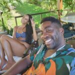 Lázaro Ramos Instagram - Biscoitando no verão - Parte3. Eu e meu mozinho cheios de cores, sorrisos e beleza.😜