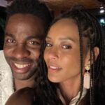 Lázaro Ramos Instagram – primeira dança na madrugada de 2024.

Ao som de @nara_couto