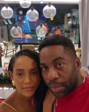 Lázaro Ramos Instagram - Mensagem pra vcs meus amores.

Passando aqui pra desejar a vcs tudo de melhor.
Que tenham amor, alegria e sossego.

Um feliz Natal repleto de dengo pra vcs.