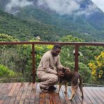 Lázaro Ramos Instagram - Eu, Batata e a chuva. Batata, a chuva e eu.🐕