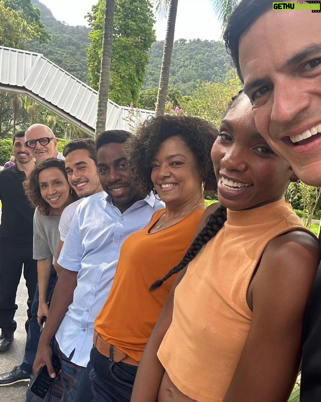 Lázaro Ramos Instagram - Photodump da semana com curiosidade em cada uma. Quero ver vc achar. Rsrsrsrs