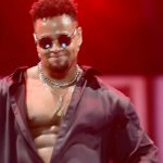 Léo Santana Instagram - #camarepetida a queridinha do Brasil não para de crescer! #leosantana #loreimprota #virginia #zefelipe #top50 Ouça agora, link na bio😮‍💨✊🏿 O Gigante