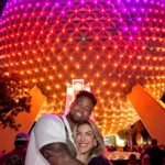 Léo Santana Instagram - Vocês também curtiram essa viagem junto com a gente? E foi graças ao @passagensimperdiveis que achamos um preço especial de passagens para viver esses momentos maravilhosos com a Liz aqui na Disney! ❤️ Relembrando aqui que Passagens Imperdíveis não vende passagens, eles indicam passagens com valores mais baratos, funcionam como um buscador de melhores preços e a gente sempre busca essa assessoria! É só baixar o app e encontrar os melhores preços de passagens e pacotes de viagem! ✈️