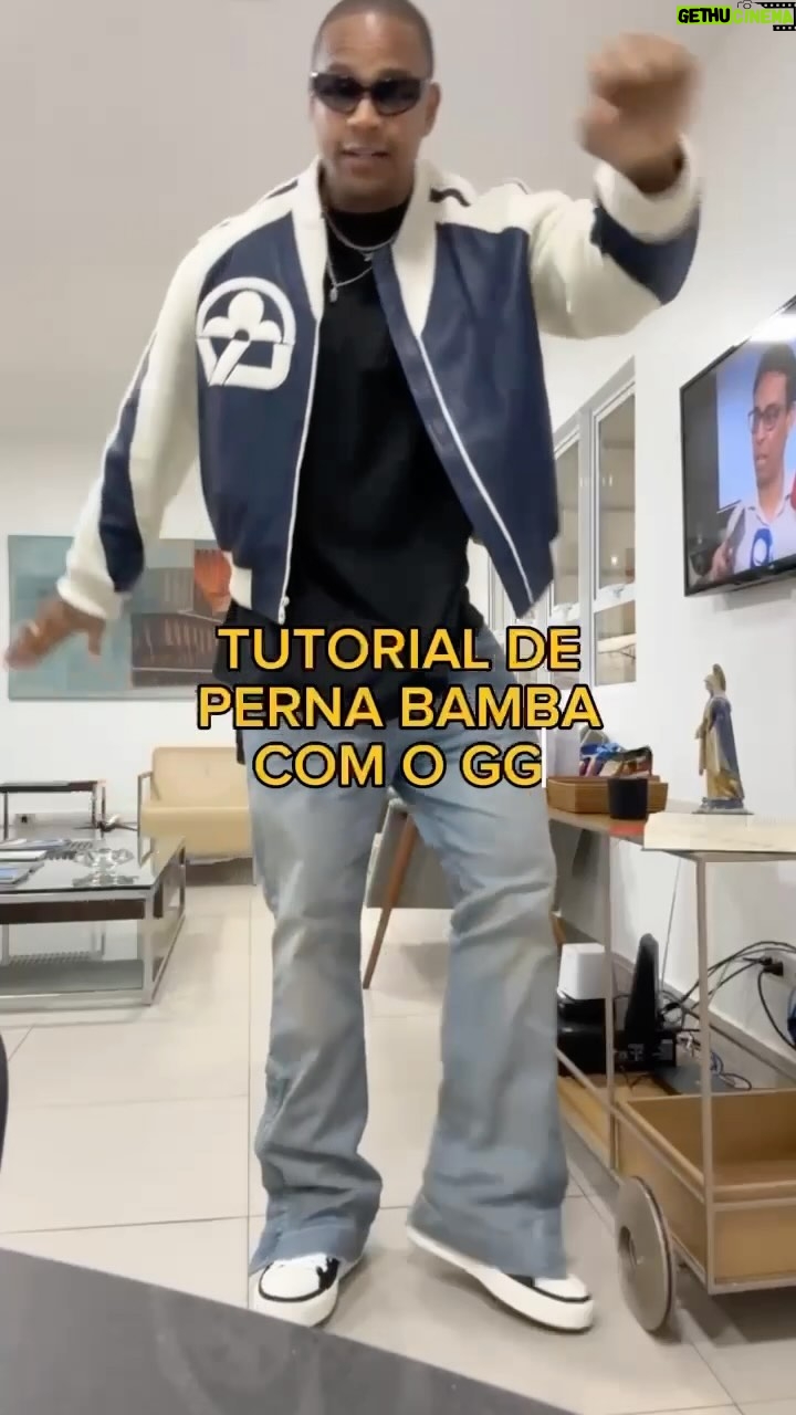 Léo Santana Instagram - Tutorial #pernabamba Quem ri vai ficar sem fazer amor pro resto da vida 🙄🤔🤫 #leosantana #tonysalles #anotherone #amomeusfãs Brazil
