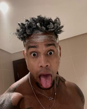 Léo Santana Instagram - Ainnnnn que gatonnn😮‍💨
 #letsgo 😮‍💨☺️😂🫣#leosantana #nudread