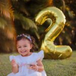 Léo Santana Instagram – Hoje é o dia da nossa felicidade, 2 aninhos do amor das nossas vidas. Liz tem um jeito único de fazer nossos dias felizes, ela chegou e trouxe transformação e muito amor, é o nosso coração fora do peito, nossa benção e promessa de Deus! Que Ele continue te iluminando com tudo de mais lindo sempre. Parabéeeeens, filha!!! Te amamos 🤍🎉 Salvador, Bahia, Brazil