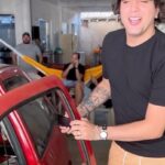 Léo Santana Instagram – Analisando se dá pra fazer amor no golzinho vermelho 🚗👀😂 É a gente fazendo amor é banco fazendo REM Q REM Q REM 😽 #golzinhovermelho #nattan #leosantana MÚSICA NOVA ❤️‍🔥