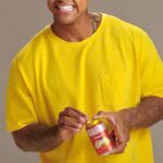 Léo Santana Instagram – E aí familia, o GG já tá pronto pro carnaval puxando o bloco do 3zé10 do Zé Delivery, hein? Onde eu vou, o Zé entrega sem perrengue, viu? E se vc pedir, ele vai aí hein? Tmj @zedelivery, agora só dá nós! 👊🏿🍻

#BebaComModeração
App proibido para menores de 18 anos
*publi

*Oferta válida entre 01/02/2024 e 18/02/2024. Disponibilidade dos produtos podem variar conforme a região. 3 cervejas por R$10, válida para BDM & Bud 350ml, Stella 269ml;  2 por R$10 válida nos produtos Beats Senses, Tropical, Caipirinha lata 269ml, Mikes Limão lata 269ml; para destilados 3 produtos com 10 % de desconto, válido para Vodka Smirnoff 600ml , Whiskys Red Label 500ml e White Horse 700ml,  Cachaça 51 600ml.