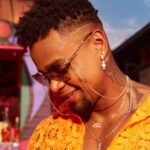 Léo Santana Instagram – Meu feat. com a @chillibeansoficial para coleção Chilli Hits 2024 tá o próprio hit do verão! Olha só esses detalhes inspirados na minha carreira e história!

Corre pra loja mais próxima eleger seu modelo favorito! 

#ChilliHits #Verão2024 #ChilliBeans #Carnaval2024 #ÓculosdeSol #Hit #LuisaSonza #LeoSantana