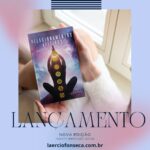 Laércio Fonseca Instagram - Olá pessoal, temos mais um livro repaginado :) Capa nova e impressão digital <3 O professor Laércio coloca neste livro toda sua experiência de anos no caminho das filosofias e práticas orientais. Através do caminho do Tantra Yoga e da espiritualidade o professor nos abre muitas portas para compreendermos a nós mesmos e o papel do outro em nossas vidas. Os relacionamentos afetivos passam por uma reestruturação em nossas mentes e em nosso espírito levando-nos a compreender a transcendência oculta em nossa sexualidade e na energia da kundalini. A filosofia do Tantra nos liberta das repressões e das amarras sociais e religiosas do ocidente que tanto proíbem e combatem o sexo como algo pecaminoso e imoral. O Tantra nos mostra o sexo e os relacionamentos afetivos como algo divino e altamente espiritual. Ele nos liberta dos condicionamentos e nos mostram as verdadeiras causas dos fracassos em nossos relacionamentos. Ele ainda no s ensina que através dos relacionamentos e das relações sexuais podemos atingir níveis elevados de consciência através do despertar da kundalini: a poderosa energia do orgasmo. Não deixe de ler essa obra que abrirá novos caminhos em sua vida.