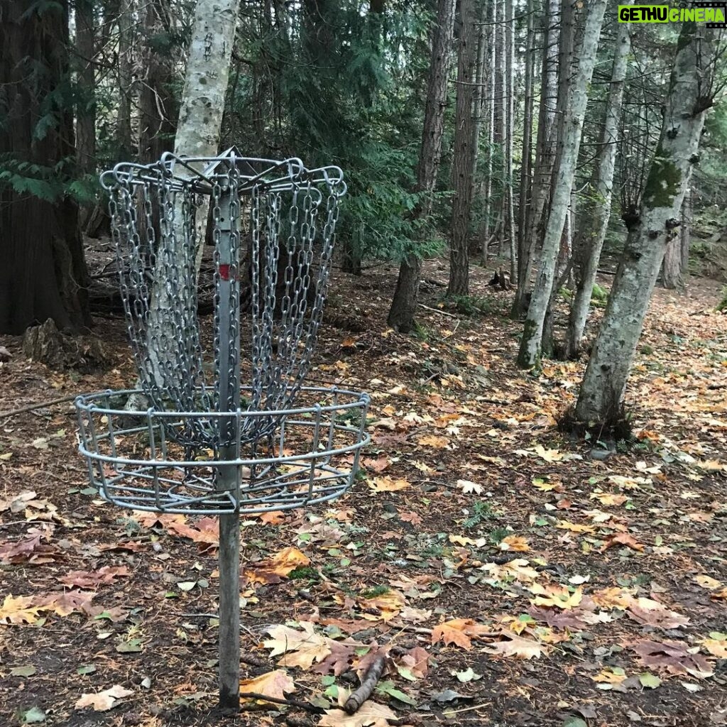 Lachlan Patterson Instagram - The Pender Island BC disc golf course is so much fun. i spent 22 days out here shreddin this beautiful course. Pender Island, British Columbia