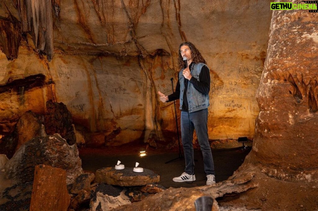Lachlan Patterson Instagram - Throwin way back to when comedians performed in caves. Thanks again @x2comedy #beendointhisawhile Melrose Caverns