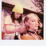Lado Kvataniya Instagram - • Без Названия • Для меня это был сложный проект. Обычно, я использую какую-то сюжетную основу, иногда веду линейное повествование, но чаще выбираю дробную структуру, чтобы оставить возможность зрителю трактовать увиденное. Здесь я пошел от обратного - руководствовался исключительно ощущениями и лишил себя продуманной драматургии. Я понимал чувство, которое необходимо получить при просмотре. Понятно, что был концепт, тритмент и т.д., но мне хотелось создать для себя максимально дискомфортные условия, где я не буду знать что и как снимать. Важно было зафиксировать настоящую жизнь, мгновения, которые возникают в данный отрезок времени. Мы пригласили непрофессиональных актеров. Оператор (Кирилл Грошев) выставлял кадр, все уходили и мы оставались с человеком практически наедине. Актер не знал, в какой момент я буду его снимать, но и я не знал, когда нажму кнопку REC, потому что пленки у нас было катастрофически мало. Личные истории, паузы, взгляды, поведение и стали сюжетом для этой работы. Снимались: Щеголихина Галина, Чегиров Ержан, Плахотин Алексей, Тюгаев Дмитрий, Ткалич Ольга, Воронкин Виктор, Аяпбергенова Айгерим, Сейтказы Думан, Стецурина Елена, Медведева Наталья, Айтбаев Тлекхан, Кулькин Виктор, Талгат Сыдыкбеков, Арман Ахметов, Алимбекова Бактыгуль. П.С. Когда танцевала Бактегуль, то все живое, окружавшее нас, замерло, притаилось, исчезло. Спасибо Вам за это мгновение • Фото @arseniyz /// #маслочерноготмина #безназвания Kazakhstan