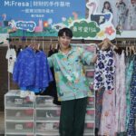 Lai Instagram - 這次趁著假日來到最近很夯的打卡景點 就是位於新竹的「廢物媽媽育兒農場」 只能說 看到小動物們真的馬上融化耶！！！ 不管是情侶 朋友 或是帶小孩的爸爸媽媽們 都很適合來這邊 因為環境整理的很乾淨 整個農場聞起來 不會臭臭的 重點是 農場裡的動物非常的親人 也可以近距離的接觸 旁邊也都有農場的工作人員們 隨時注意狀況 跟細心介紹 這次穿著MiFresa 財財的手作基地 特別手工做給我的可愛襯衫！！！ 馬上有小朋友的媽媽 跑過來問我在哪裡買的😂 他們家的衣服都是日系手作風格 每一個件都是量身打造 不會撞衫唷～ 還有一個最可愛的是 他們也有做親子服 如果有去逛農場的朋友們 也會看到他們的店面 或是網路上詢問唷～～ 🔺廢物媽媽育兒農場是採取「網路預約」的唷 🔺農場營業時間：9:00am ~ 17:00pm 🔺農場地址 ：新竹市香山區海埔路518巷75弄85之1號 @eachone_tw