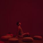 Lai Instagram - 其實當你年齡越加成熟的時候 就會開始想要尋找一個讓自己身心健康的方式 年輕的時候 凡事都是先衝就對了 愛拼才會贏 往往都是要等到病倒 或是承受不住壓力 才會去正視到身心健康的問題 像我自己30歲過後 漸漸開始會去接觸身心療癒的事情 例如： 冥想 頌缽 Zumba 等等 讓自己可以放鬆的事情 我現在自己習慣每天早上起床後 坐在床上 靜下心來 什麼都不要想 感受自己的呼吸 迎接放鬆的一天 這次lululemon舉辦了一個非常棒的活動 就是希望每個人都可以重視自己身心的健康 10/21 跟 10/22 在台北 101 舉辦免費沉浸式體驗 大家週末可以去體驗看看唷 一起來找尋屬於自己的身心幸福 @lululemontw #findyourwellbeing