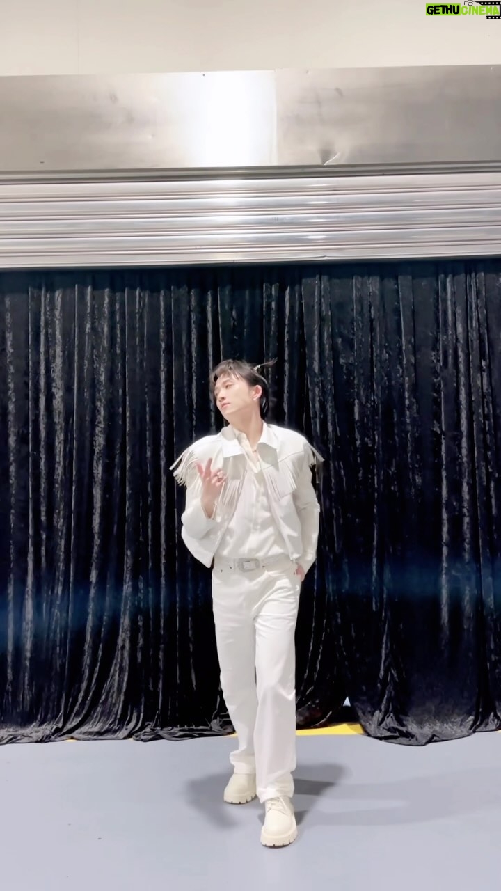 Lai - 29.2K Likes - On stage , W0LF(S)
Offstage , FEARNOT