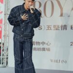 Lai Instagram - 謝謝有來簽唱會的每一個你們 我們一起奮戰了七個小時 看到大家這麼熱情的等待 （真的很感動🥹 一定幫大家簽到完 ～ 最後大家的狀態都好好笑 有夠喜歡的😊😊 ………………………….. 另外 真的很愛我們彌留狀態 還要聚在一起聊天到店家打烊😂 真的隨便亂聊都好好笑 台南我們下次見❤️❤️ 📷 ： @yasashi.jpg 💄 ： @jasperwu2018 👨 ： @tim7312 👔 ： @yikolee #按讚的你們都是早起的鳥兒 #謝謝賴打的應援食物