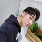 Lai Instagram - 浮出水面了 生日週過的差不多了 準備要開始減肥🤪🤪 要把腹肌找回來嘍 👔 ： @adam.with.eve