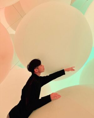 Lai Instagram - 終於來team lab 朝聖了！！
每次來東京都錯過 
這次勢必得要來好好參觀 
期待我們的時尚大片

#好像在拍mv #tokyo  #teamlab