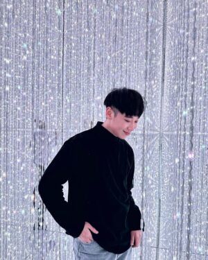 Lai Instagram - 終於來team lab 朝聖了！！
每次來東京都錯過 
這次勢必得要來好好參觀 
期待我們的時尚大片

#好像在拍mv #tokyo  #teamlab
