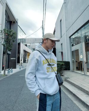 Lai Instagram - 太臨時要出發東京 
第一天就走最簡單的look 
日本還是怎麼拍怎麼好看
期待一下綜口味的PK賽 ✌️✌️