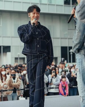 Lai Instagram - 謝謝有來簽唱會的每一個你們
我們一起奮戰了七個小時 
看到大家這麼熱情的等待 （真的很感動🥹
一定幫大家簽到完 ～
最後大家的狀態都好好笑
有夠喜歡的😊😊

…………………………..

另外 
真的很愛我們彌留狀態 
還要聚在一起聊天到店家打烊😂
真的隨便亂聊都好好笑 

台南我們下次見❤️❤️

📷 ： @yasashi.jpg 
💄 ： @jasperwu2018 
👨 ： @tim7312 
👔 ： @yikolee 

#按讚的你們都是早起的鳥兒
#謝謝賴打的應援食物