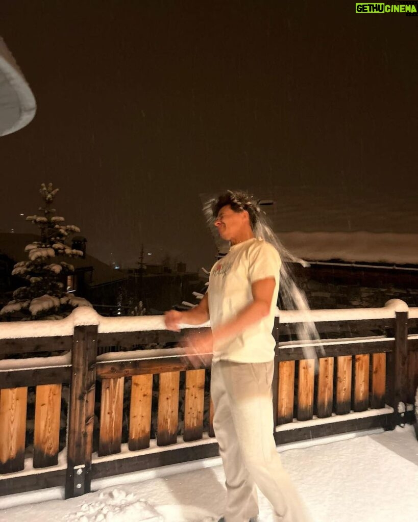 Lando Norris Instagram - snow days ⛄️