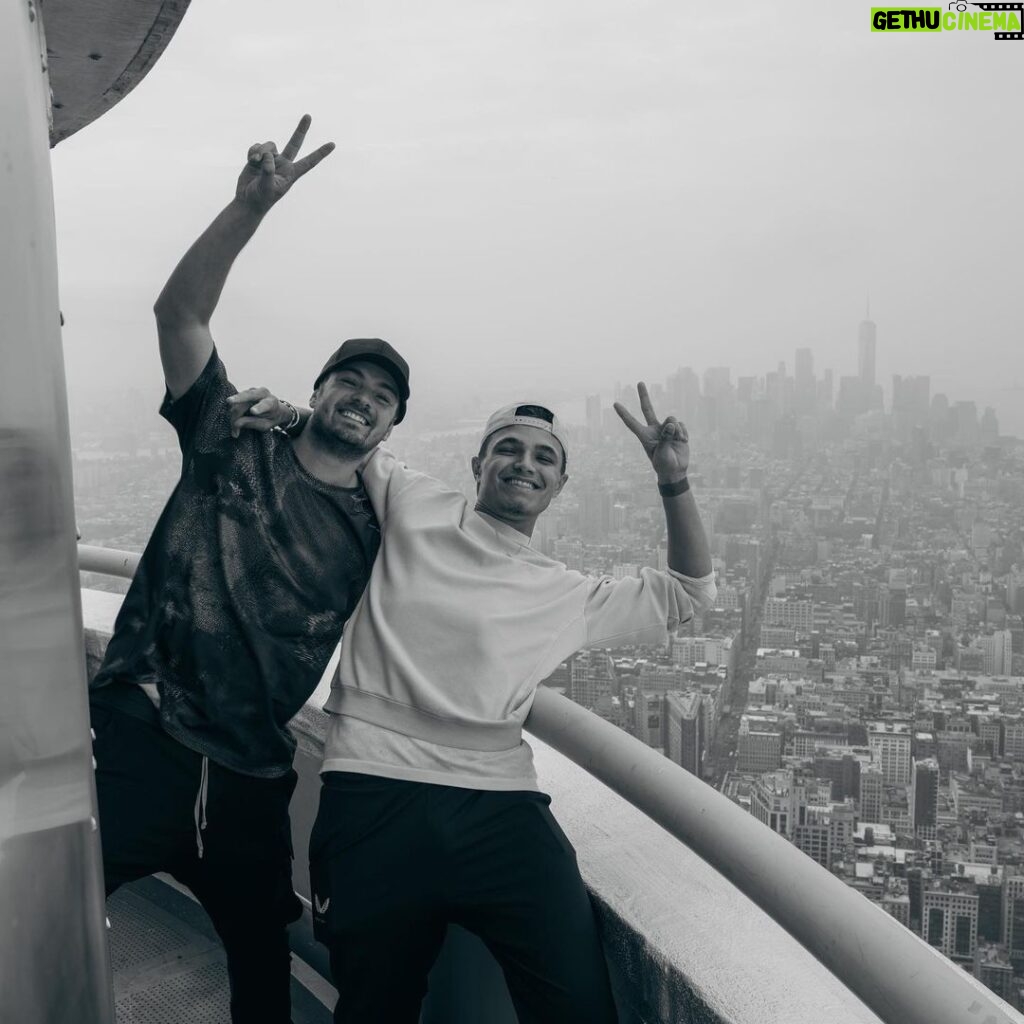 Lando Norris Instagram - Broeders in NYC 🗽 @martingarrix Empire State Building, New York