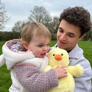 Lando Norris Instagram - Mila + Uncle Lando went hunting 🐣