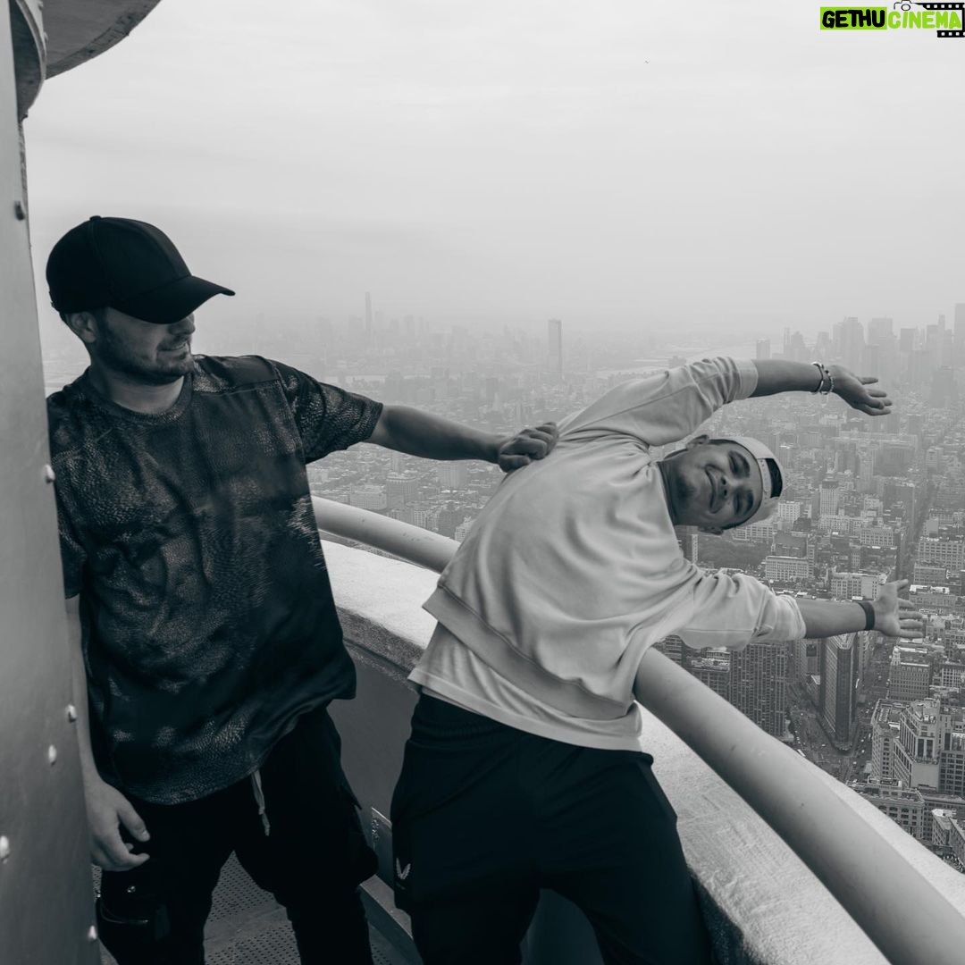 Lando Norris Instagram - Broeders in NYC 🗽 @martingarrix Empire State Building, New York