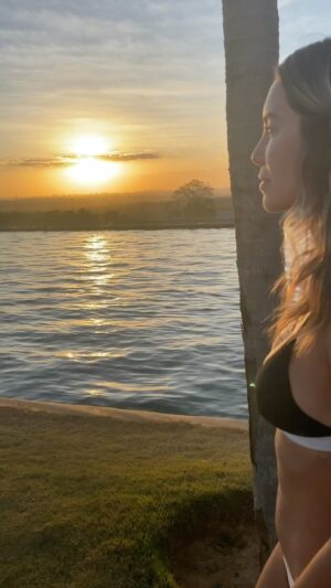 Larissa Andrade Instagram - Butterflies 🌅