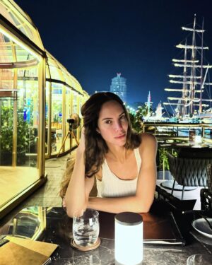 Larissa Andrade Instagram - — I believe every human has a finite number of heartbeats. I don’t intend to waste any of mine. 

Neil Armstrong 

#joyisnow #bangkok