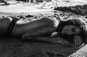Larissa Andrade Instagram - How I wanted to be right now ..... Como eu queria estar agora .... 🦎