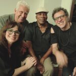 Larissa Bracher Instagram - Viva Milton e tudo que ele representa! Viva o Clube, viva Minas, viva a negritude, viva a arte! Seus 81 anos celebram muitas vitórias! Agradecida por tanto! Um privilégio ter uma vida embalada por suas canções e sua voz. #miltonnascimento #bituca #81anos