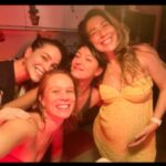 Larissa Bracher Instagram - Começamos o ano jogando flores p Iemanjá, e o fechamos com chave de ouro! Delícia de encontro, amigas amadas! Obrigada pela gira boa #amizade