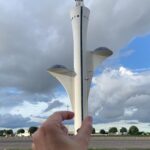 Larissa Bracher Instagram - Essa Brasília que tanto amo, nesse trabalho que também tanto amo- de coordenação de intimidade. Tudo em Brasília parece com Brasília. Rs #globo #coordenaçãodeintimidade #intimacycoordinator #serie #brasilia