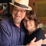 Larissa Bracher Instagram - 55 anos juntos não é um feito para qualquer casal! Uma existência de união, amor pela arte e proteção. Parabéns e obrigada, meus bons pai e mãe. Amo vcs infinitamente. Eu e minha irmã somos muito felizes por termos vindo deste encontro. #bodas #55anosdecasados