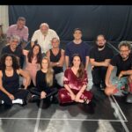 Larissa Bracher Instagram - Que nós mulheres tenhamos cada vez mais força para sermos quem quisermos e pudermos ser. Estou muito feliz por ter uma nova certificação internacional, de coordenação de intimidade. Essa nova e necessária função que inibe qq tipo de assédio e desigualdade entre gêneros, nos ambientes do audiovisual. Me sinto forte tb, qdo educo meu filho de forma feminista e qdo admiro, louvo e reconheço a força de outras mulheres ( as que nasceram mulheres, e as que se reconhecem como tal). Parceiras de 8M, me uno a todas voces, numa só voz, na luta por melhores tempos! #8M #diainternacionaldamulher #luta