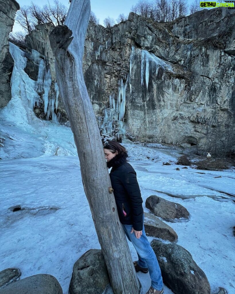 Larissa Bracher Instagram - Nem sei descrever essas paisagens naturais de “El Chalten”, no sul da Argentina.. tudo muito surpreendente e emocionante. #elcalafate #elchalten #fitzroy #argentina