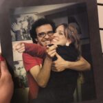 Larissa Bracher Instagram - Sou louca pelo @paulinhomoska e todo dia, pra gente, é dia dos enamorados há 15 anos. Meu parceiro nas artes, na administração da casa, da vida. Somos um casal que só melhora com o tempo. Dupla sem esforço, apaixonada, unida e cúmplice. Te escolheria mil vezes, meu amor. Obrigada ela dedicação, pela responsa, por vc ser exatamente como é! Vc é meu pote de ouro nessa vida e ter uma família com vc, é minha sorte! 👉♾️❤️ #diadosnamorados
