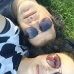 Larissa Bracher Instagram - Sou louca pelo @paulinhomoska e todo dia, pra gente, é dia dos enamorados há 15 anos. Meu parceiro nas artes, na administração da casa, da vida. Somos um casal que só melhora com o tempo. Dupla sem esforço, apaixonada, unida e cúmplice. Te escolheria mil vezes, meu amor. Obrigada ela dedicação, pela responsa, por vc ser exatamente como é! Vc é meu pote de ouro nessa vida e ter uma família com vc, é minha sorte! 👉♾️❤️ #diadosnamorados
