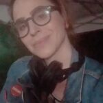 Larissa Bracher Instagram - Me dêem um fone, um monitor, um elenco talentoso e uma direção gentil pra verem como fico feliz!!! 😆 #preparacaodeatores #coordenadoradeintimidade #coordenaçãodeintimidade