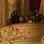 Larissa Bracher Instagram - A cultura voltou! Emoção pura estar no Teatro Municipal junto a fazedores de cultura, políticos, artistas e gestores falando sobre as novas Instruções de incentivo fiscal! Cultura não é mamata, é cultivo de vida! Emocionante depois de tanto massacre e perseguição, ouvir sobre a importância da arte para o crescimento de um país e de seu povo!!!! Vivaaaaa! @lulaoficial @margarethmenezes #cultura #rouanet