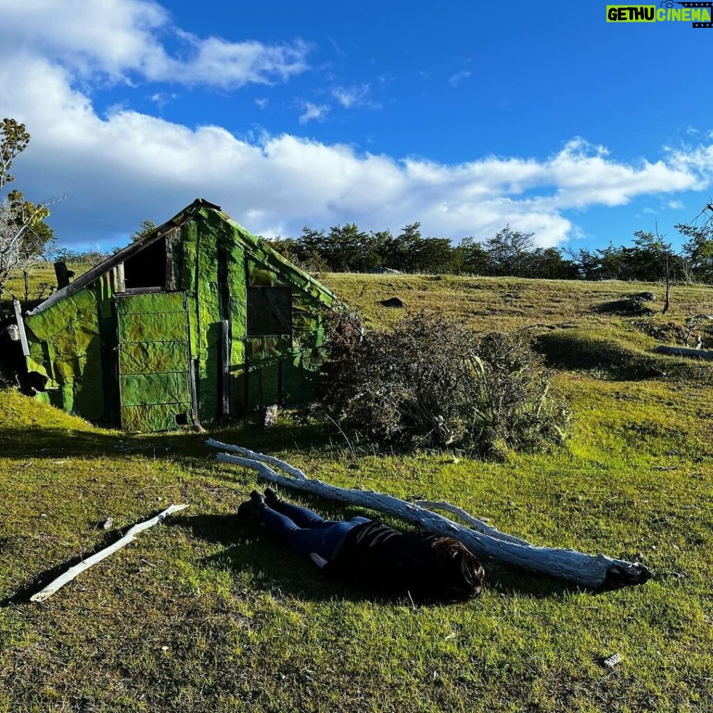 Larissa Bracher Instagram - #tbt de alguns plankings na Patagônia Argentina. Eu e @paulinhomoska nos divertimos com isso..rs