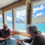 Larissa Bracher Instagram - Cruzando fronteiras na melhor companhia! @paulinhomoska @shackleton_solo #patagoniachile #patagoniaargentina #torresdelpaine #puertonatales Torres Del Paine, Patagonia, Chile