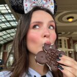 Larissa Manoela Instagram - selfie collection 🩵💜🩷🧡